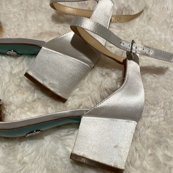 Betsey Johnson Satin Block Heel Crystal Sandals 7.5 - Picture 4 of 7